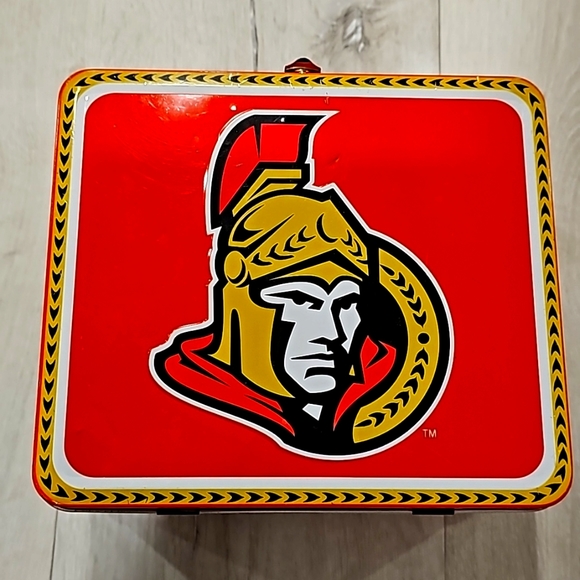 Old fashioned lunchbox - Picture 1 of 3